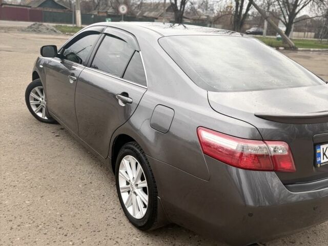 Серый Тойота Камри, объемом двигателя 3.5 л и пробегом 264 тыс. км за 9200 $, фото 3 на Automoto.ua