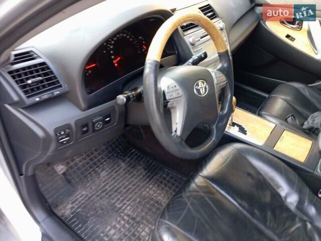 Серый Тойота Камри, объемом двигателя 3.5 л и пробегом 333 тыс. км за 5500 $, фото 4 на Automoto.ua