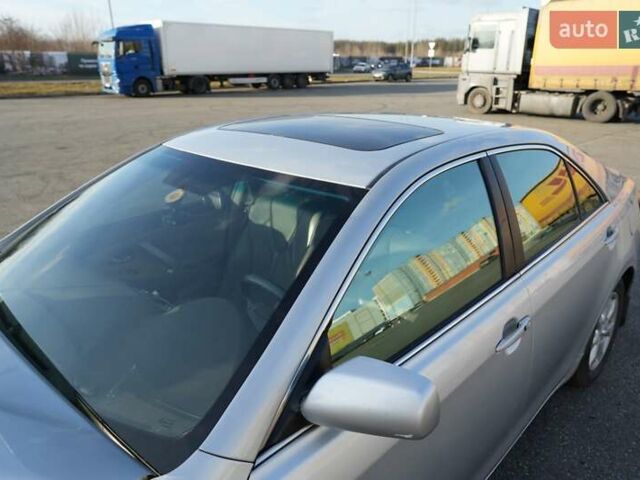 Серый Тойота Камри, объемом двигателя 3.46 л и пробегом 428 тыс. км за 10000 $, фото 31 на Automoto.ua