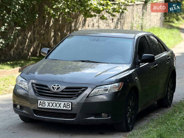 Сірий Тойота Камрі, об'ємом двигуна 2.5 л та пробігом 270 тис. км за 7200 $, фото 1 на Automoto.ua