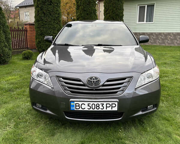 Сірий Тойота Камрі, об'ємом двигуна 2.4 л та пробігом 300 тис. км за 7700 $, фото 9 на Automoto.ua
