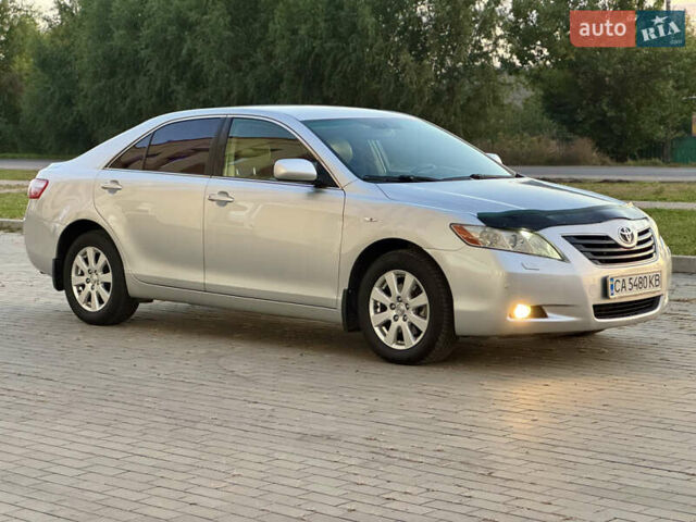 Серый Тойота Камри, объемом двигателя 2.36 л и пробегом 221 тыс. км за 7999 $, фото 6 на Automoto.ua