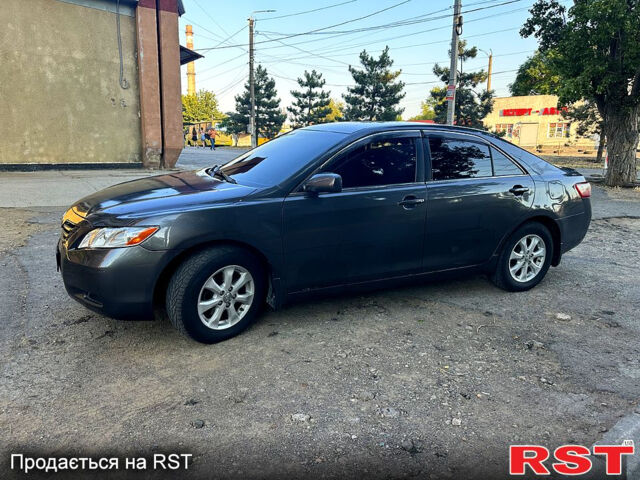 Серый Тойота Камри, объемом двигателя 2.4 л и пробегом 200 тыс. км за 7000 $, фото 4 на Automoto.ua