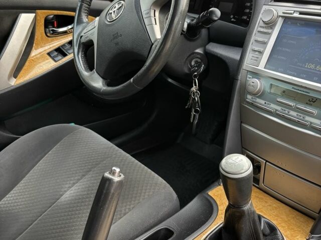 Сірий Тойота Камрі, об'ємом двигуна 2.4 л та пробігом 270 тис. км за 8000 $, фото 5 на Automoto.ua