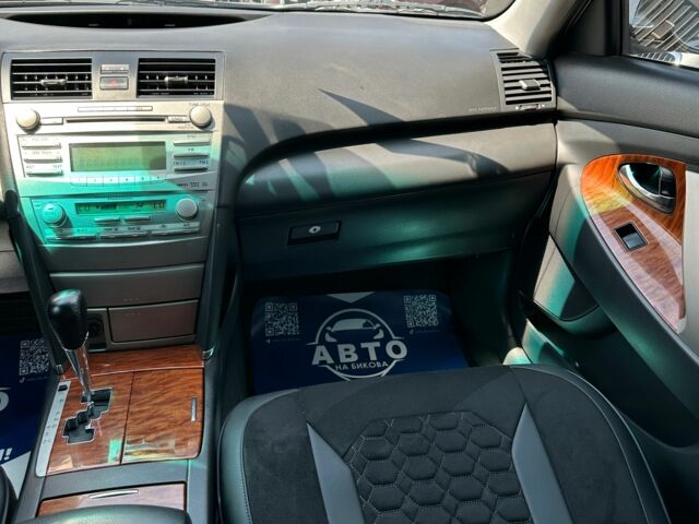 Сірий Тойота Камрі, об'ємом двигуна 2.4 л та пробігом 273 тис. км за 8500 $, фото 7 на Automoto.ua