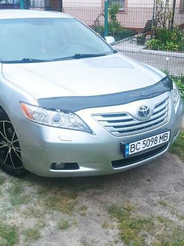 Серый Тойота Камри, объемом двигателя 2.4 л и пробегом 286 тыс. км за 9500 $, фото 27 на Automoto.ua