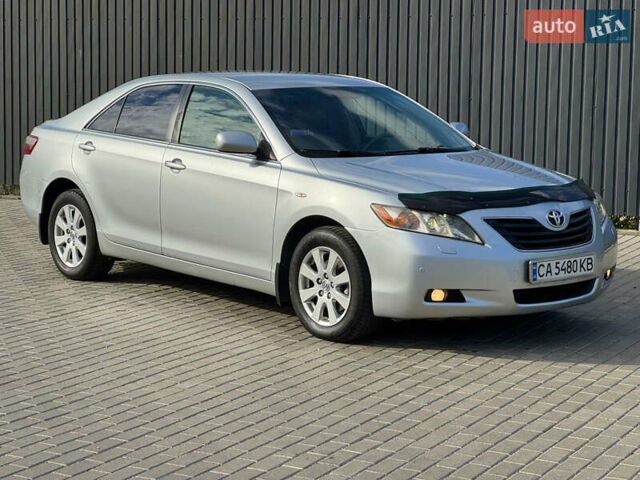 Серый Тойота Камри, объемом двигателя 2.36 л и пробегом 221 тыс. км за 7999 $, фото 21 на Automoto.ua