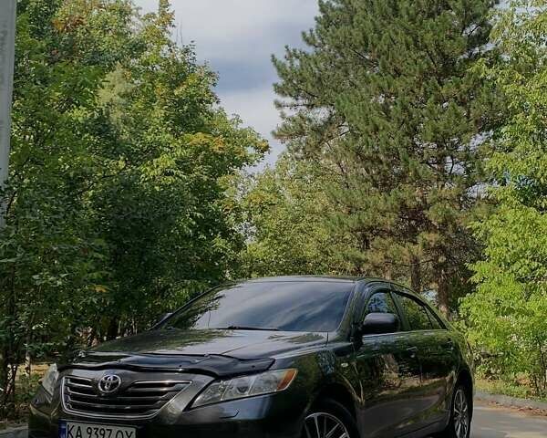 Серый Тойота Камри, объемом двигателя 2.4 л и пробегом 238 тыс. км за 9100 $, фото 2 на Automoto.ua