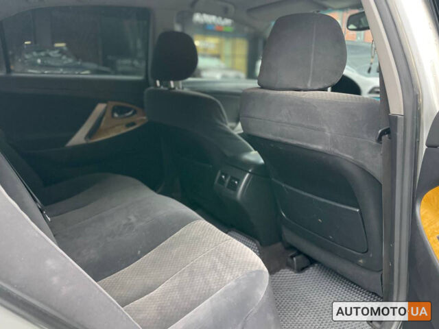 Серый Тойота Камри, объемом двигателя 2.4 л и пробегом 315 тыс. км за 8300 $, фото 15 на Automoto.ua