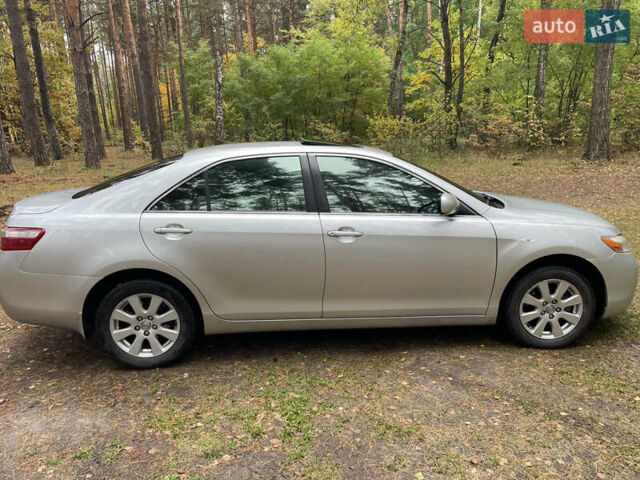 Серый Тойота Камри, объемом двигателя 2.36 л и пробегом 370 тыс. км за 6999 $, фото 2 на Automoto.ua