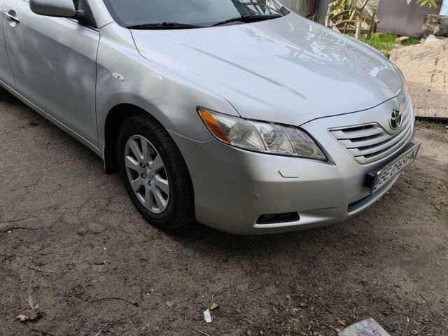 Серый Тойота Камри, объемом двигателя 2.4 л и пробегом 286 тыс. км за 8700 $, фото 2 на Automoto.ua