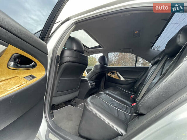 Серый Тойота Камри, объемом двигателя 3.46 л и пробегом 286 тыс. км за 7650 $, фото 15 на Automoto.ua