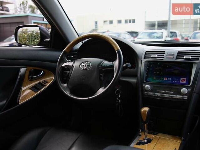Серый Тойота Камри, объемом двигателя 3.5 л и пробегом 231 тыс. км за 10000 $, фото 10 на Automoto.ua