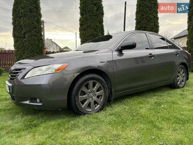 Сірий Тойота Камрі, об'ємом двигуна 2.4 л та пробігом 300 тис. км за 7700 $, фото 7 на Automoto.ua