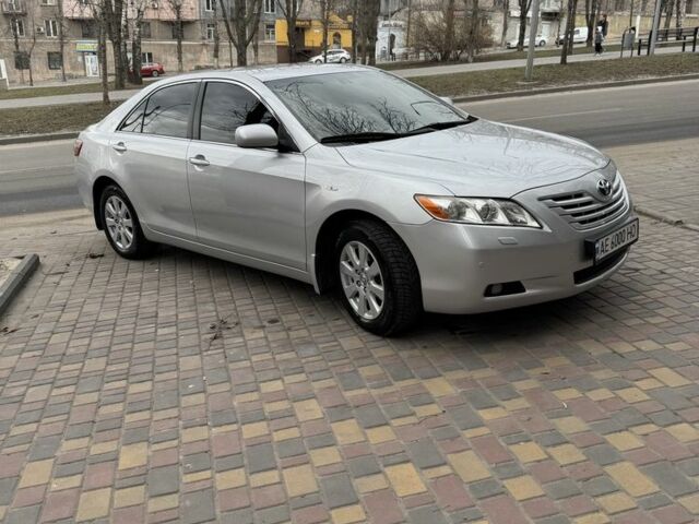Серый Тойота Камри, объемом двигателя 3.5 л и пробегом 280 тыс. км за 9100 $, фото 1 на Automoto.ua