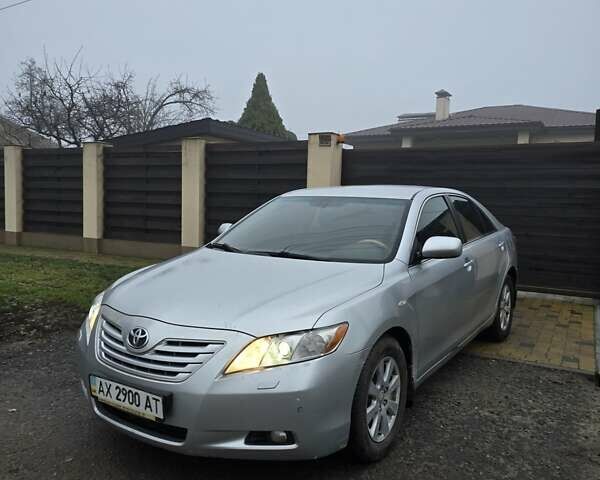 Сірий Тойота Камрі, об'ємом двигуна 3.5 л та пробігом 250 тис. км за 6300 $, фото 3 на Automoto.ua