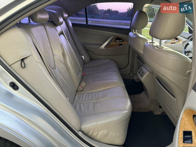 Серый Тойота Камри, объемом двигателя 2.36 л и пробегом 221 тыс. км за 7999 $, фото 39 на Automoto.ua