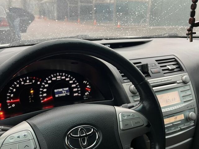 Серый Тойота Камри, объемом двигателя 2.4 л и пробегом 314 тыс. км за 6800 $, фото 7 на Automoto.ua