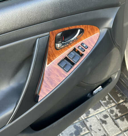 Серый Тойота Камри, объемом двигателя 3.46 л и пробегом 370 тыс. км за 9999 $, фото 10 на Automoto.ua