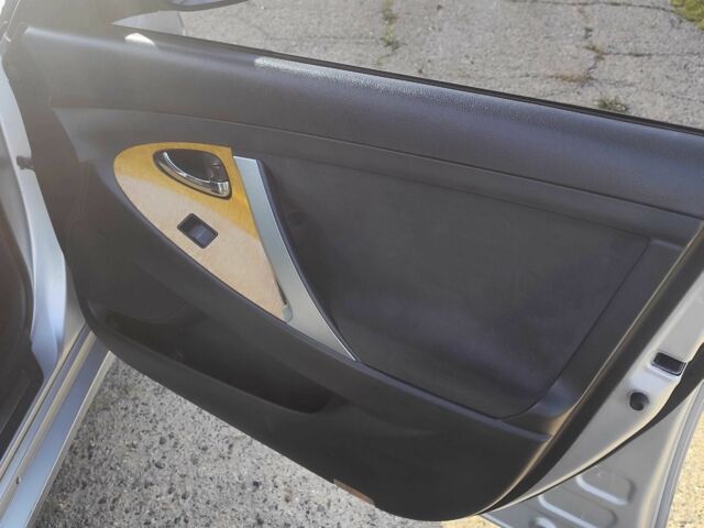 Сірий Тойота Камрі, об'ємом двигуна 2.4 л та пробігом 160 тис. км за 8400 $, фото 17 на Automoto.ua