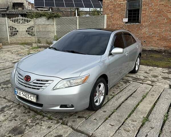 Тойота Камри 2007 в Люботине на Automoto.ua Серый Тойота Камри, объемом двигателя 2.4 л и пробегом 194 тыс. км за 10000 $, фото 7 на Automoto.ua