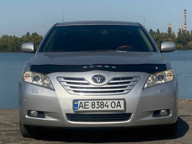 Сірий Тойота Камрі, об'ємом двигуна 3.5 л та пробігом 144 тис. км за 10300 $, фото 2 на Automoto.ua
