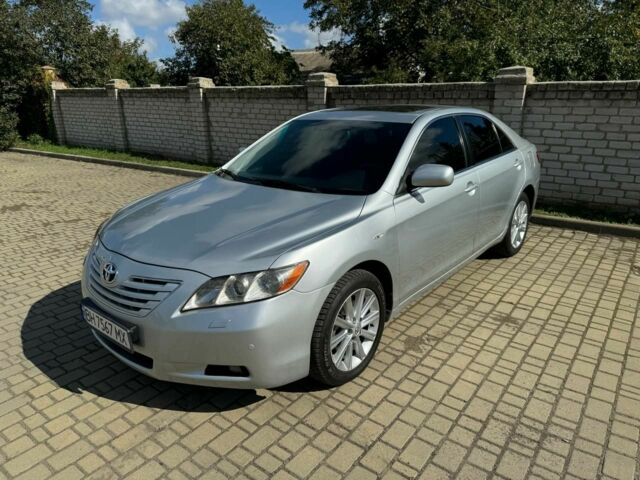 Серый Тойота Камри, объемом двигателя 2.4 л и пробегом 294 тыс. км за 8500 $, фото 2 на Automoto.ua