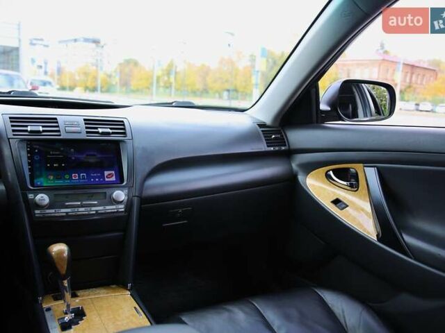 Серый Тойота Камри, объемом двигателя 3.5 л и пробегом 231 тыс. км за 10000 $, фото 12 на Automoto.ua