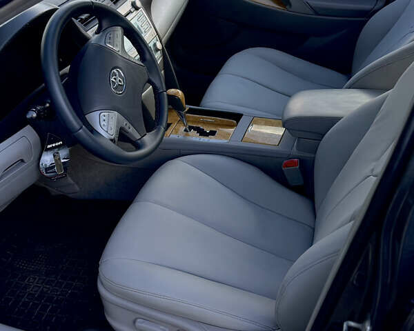 Сірий Тойота Камрі, об'ємом двигуна 2.4 л та пробігом 422 тис. км за 8000 $, фото 22 на Automoto.ua