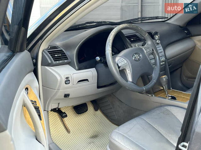 Тойота Камри 2007 в Киеве на Automoto.ua Серый Тойота Камри, объемом двигателя 3.5 л и пробегом 325 тыс. км за 6999 $, фото 4 на Automoto.ua
