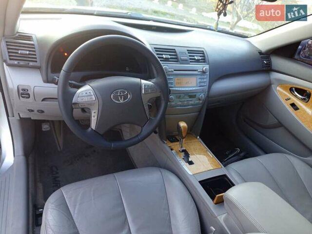 Тойота Камри 2007 в Киеве на Automoto.ua Серый Тойота Камри, объемом двигателя 2.4 л и пробегом 210 тыс. км за 8000 $, фото 7 на Automoto.ua