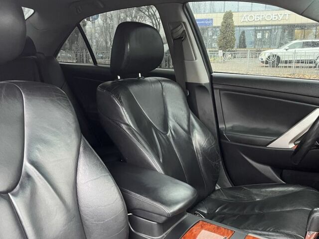 Серый Тойота Камри, объемом двигателя 2.4 л и пробегом 314 тыс. км за 6800 $, фото 9 на Automoto.ua