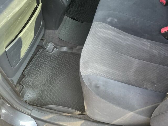 Сірий Тойота Камрі, об'ємом двигуна 2.4 л та пробігом 270 тис. км за 8000 $, фото 12 на Automoto.ua