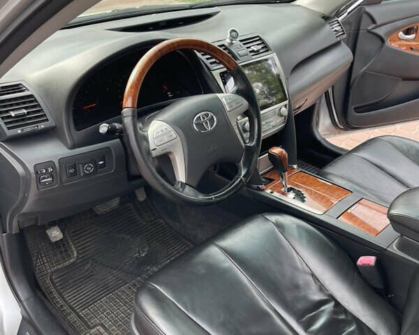 Сірий Тойота Камрі, об'ємом двигуна 3.5 л та пробігом 332 тис. км за 8700 $, фото 12 на Automoto.ua
