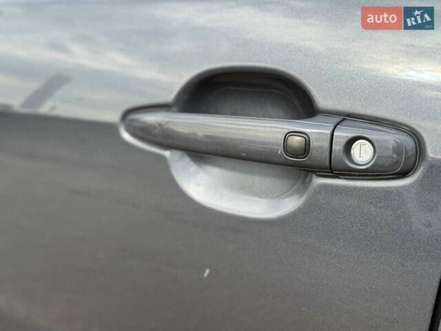 Серый Тойота Камри, объемом двигателя 3.46 л и пробегом 285 тыс. км за 8690 $, фото 10 на Automoto.ua