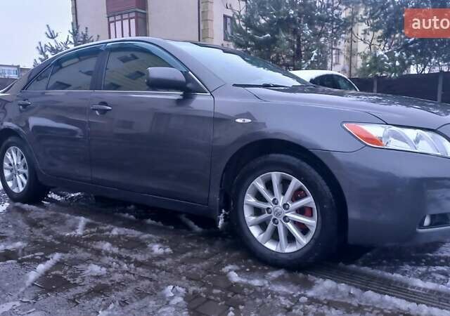 Серый Тойота Камри, объемом двигателя 2.36 л и пробегом 305 тыс. км за 7800 $, фото 12 на Automoto.ua