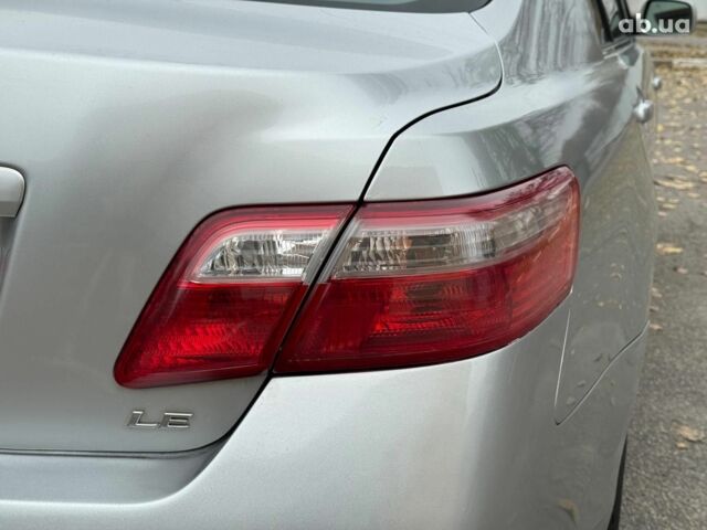 Серый Тойота Камри, объемом двигателя 2.4 л и пробегом 225 тыс. км за 7490 $, фото 9 на Automoto.ua