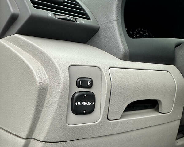 Сірий Тойота Камрі, об'ємом двигуна 2.36 л та пробігом 192 тис. км за 7650 $, фото 20 на Automoto.ua