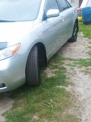 Серый Тойота Камри, объемом двигателя 2.4 л и пробегом 286 тыс. км за 9500 $, фото 26 на Automoto.ua