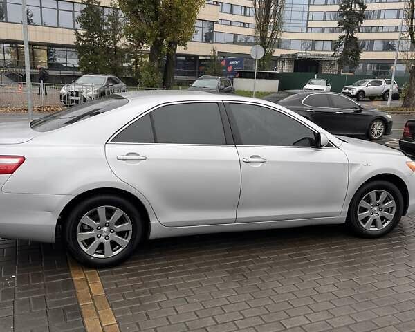 Серый Тойота Камри, объемом двигателя 2.36 л и пробегом 314 тыс. км за 7000 $, фото 4 на Automoto.ua