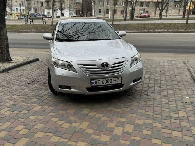 Серый Тойота Камри, объемом двигателя 3.5 л и пробегом 280 тыс. км за 9100 $, фото 2 на Automoto.ua