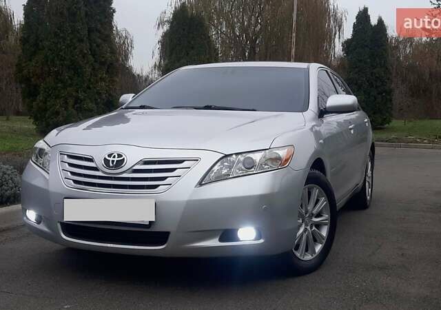 Серый Тойота Камри, объемом двигателя 2.4 л и пробегом 193 тыс. км за 10700 $, фото 4 на Automoto.ua