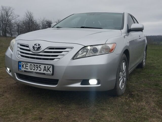 Серый Тойота Камри, объемом двигателя 3.5 л и пробегом 200 тыс. км за 8800 $, фото 1 на Automoto.ua