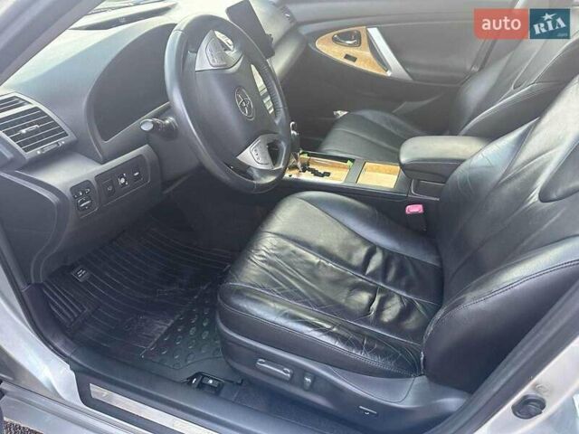 Сірий Тойота Камрі, об'ємом двигуна 2.4 л та пробігом 165 тис. км за 9999 $, фото 10 на Automoto.ua