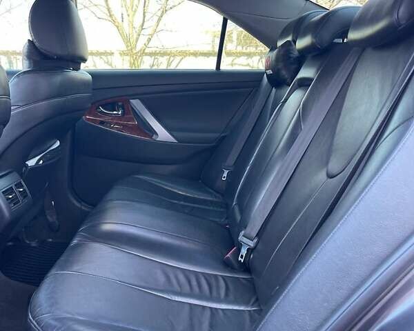 Сірий Тойота Камрі, об'ємом двигуна 2.4 л та пробігом 260 тис. км за 8700 $, фото 11 на Automoto.ua