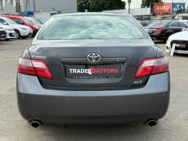 Серый Тойота Камри, объемом двигателя 3.46 л и пробегом 285 тыс. км за 8690 $, фото 5 на Automoto.ua