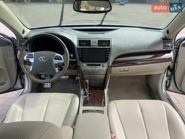 Серый Тойота Камри, объемом двигателя 3.5 л и пробегом 379 тыс. км за 10200 $, фото 24 на Automoto.ua