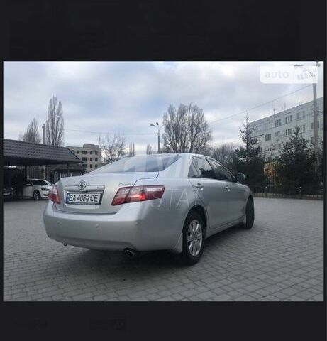 Серый Тойота Камри, объемом двигателя 2.4 л и пробегом 221 тыс. км за 8499 $, фото 2 на Automoto.ua
