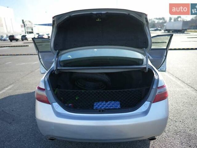 Серый Тойота Камри, объемом двигателя 3.46 л и пробегом 428 тыс. км за 10000 $, фото 8 на Automoto.ua