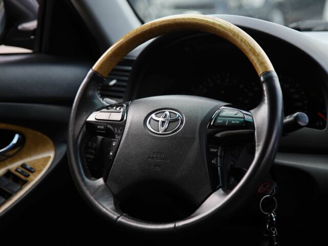 Сірий Тойота Камрі, об'ємом двигуна 3.5 л та пробігом 231 тис. км за 10000 $, фото 11 на Automoto.ua